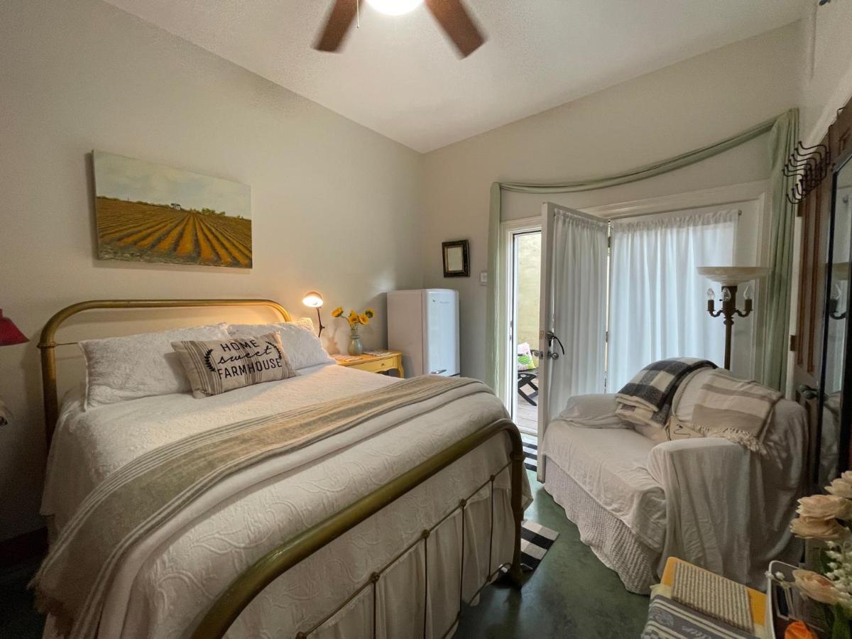 The Rivery Retreat, Choose From Luxury Guesthouse Cabin Or Suite In Lake Austin Hill Country Exterior photo