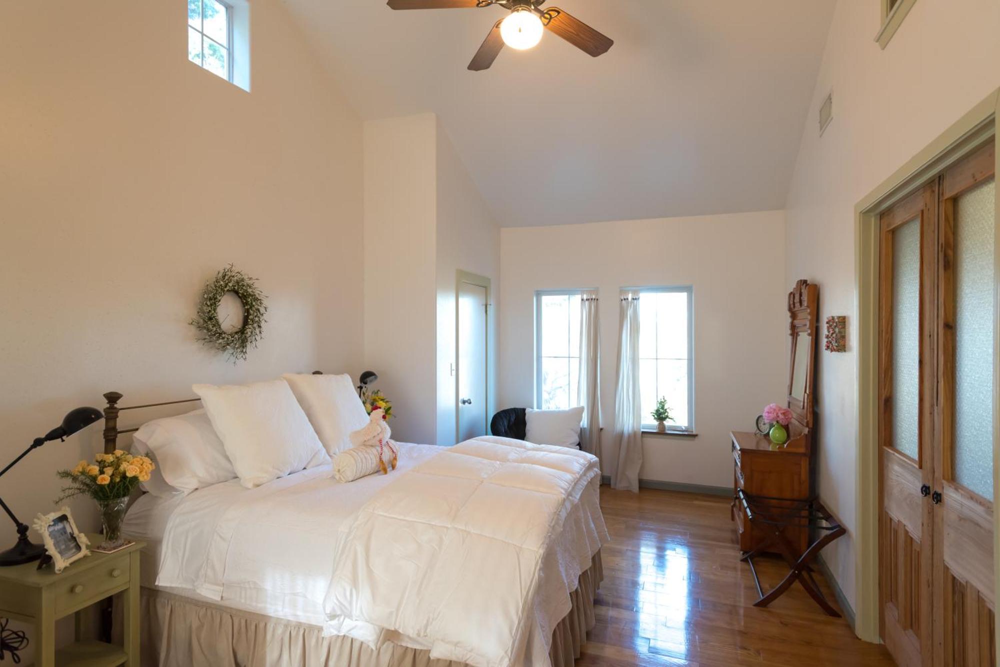 The Rivery Retreat, Choose From Luxury Guesthouse Cabin Or Suite In Lake Austin Hill Country Exterior photo